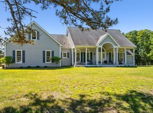 23 Oak Ln, West Tisbury, MA 02575