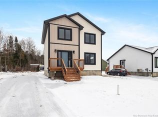 32 Attenborough Dr, Fredericton, NB E3A6E3