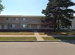 South Larch Avenue - 3609, Sioux Falls, SD 57106