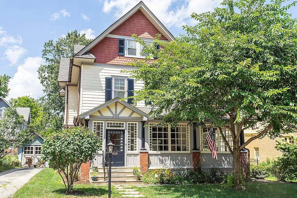225 Price Ave photo 1