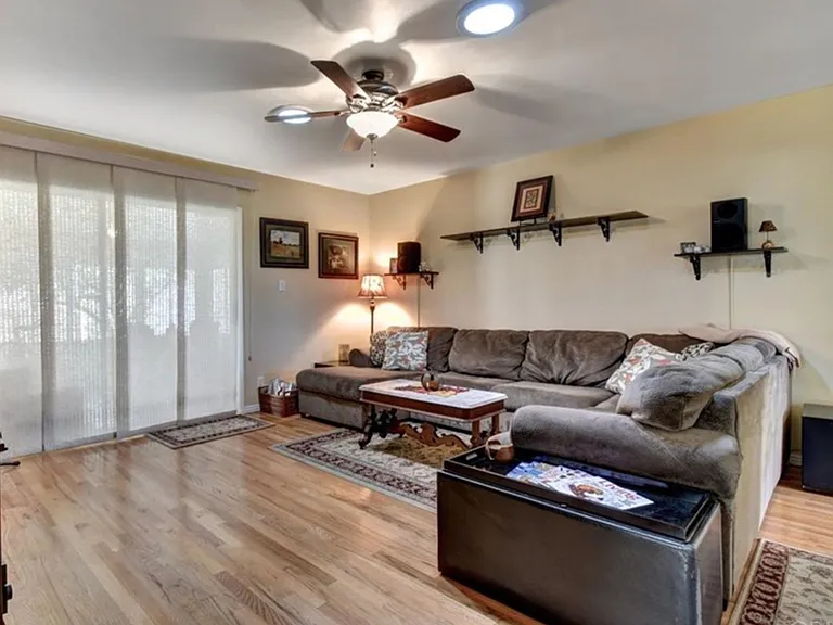 7102 E Parkcrest St — Photo 3