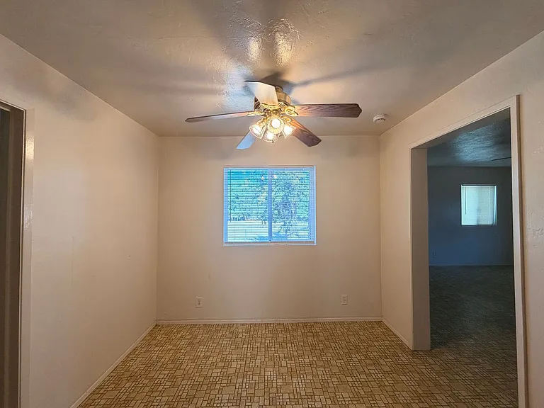 8914 S Union Ave — Photo 7
