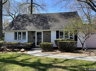 91 Colona St, Wyckoff, NJ 07481