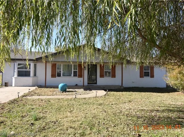 29 E Interstate Cir, Sallisaw, OK 74955