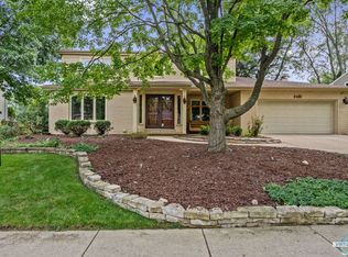 1481 Arrow Wood Ln, Downers Grove, IL 60515