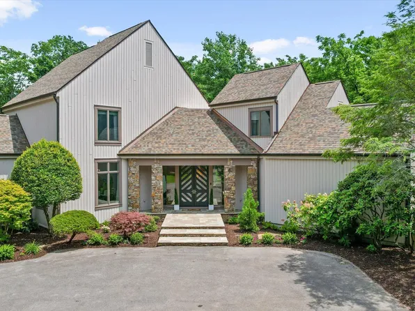 131 Sumach St, Lookout Mountain, TN 37350