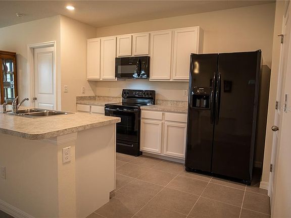2nd image of 35951 Jenny Lynne Cir