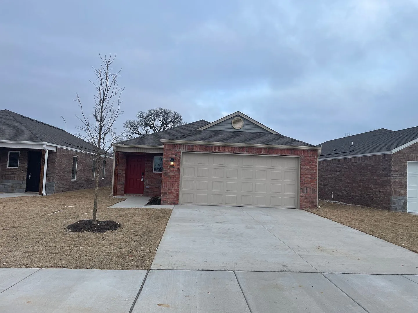 Pre-Leasing Now! Modern Three Bedroom | Two Bath Home In Barberry Court — Photo 3