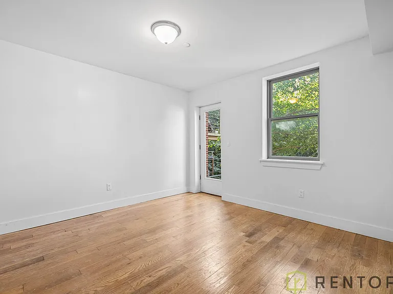 105 Troutman St #201B — Photo 4