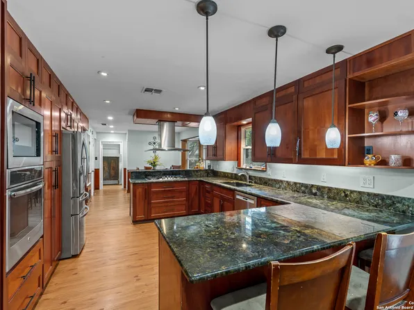 408 CEREMONIAL, San Antonio, TX 78260