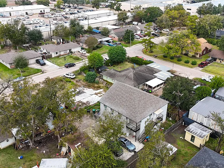 4323 Continental Dr — Photo 34