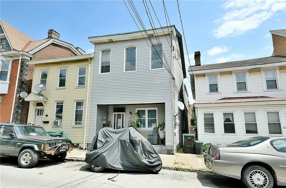 220 8th St photo 1