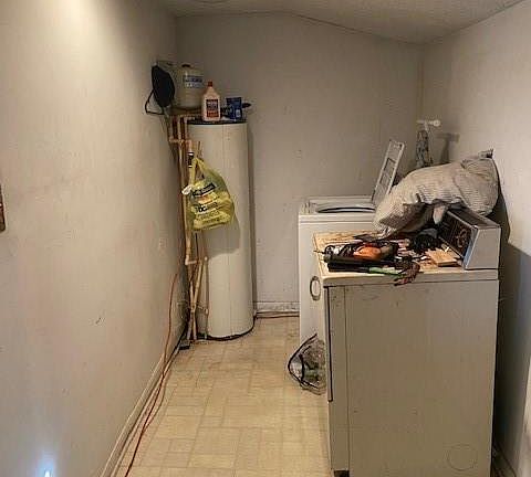 2nd image of 109 W Shannonhouse St