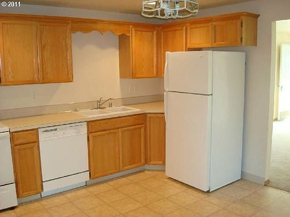 2nd image of 8105 NE 151st Ave