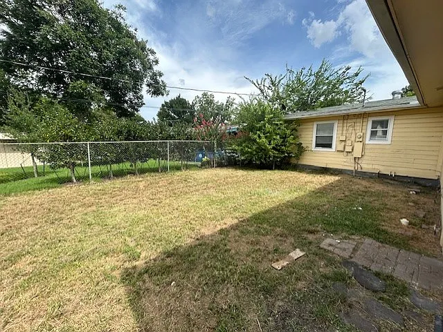 209 E Linda Dr — Photo 12