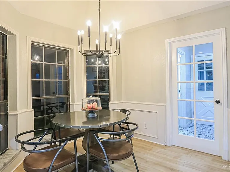 2306 Fox Run St — Photo 14