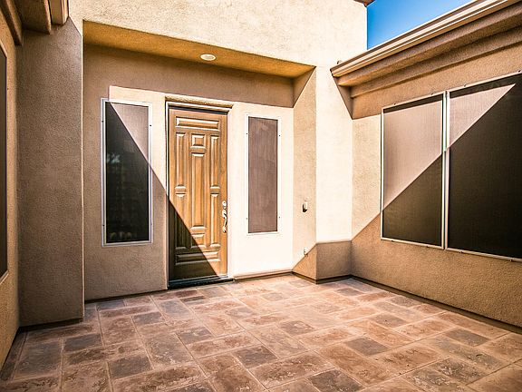 4th image of 41704 N IRON HORSE Way