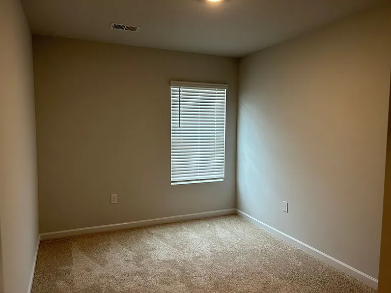 721 Grovebury Ct — Photo 12