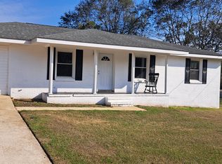 135 Clara St, Cowarts, AL 36321