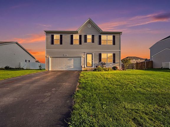 3rd image of 934 Derby Dr