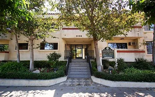 Lido Apartments - 3502 Jasmine Ave — Photo 3