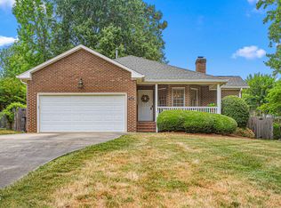 319 Westridge Dr, Burlington, NC 27215