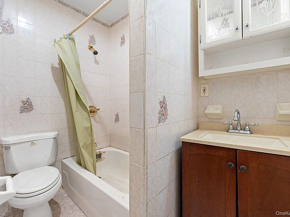 5th image of 388 Atkins Avenue