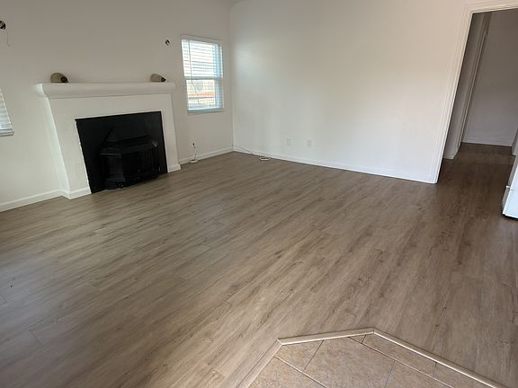5th image of 4636 Lotus St