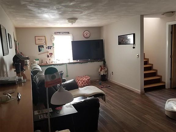 2nd image of 3 Cypress Ct