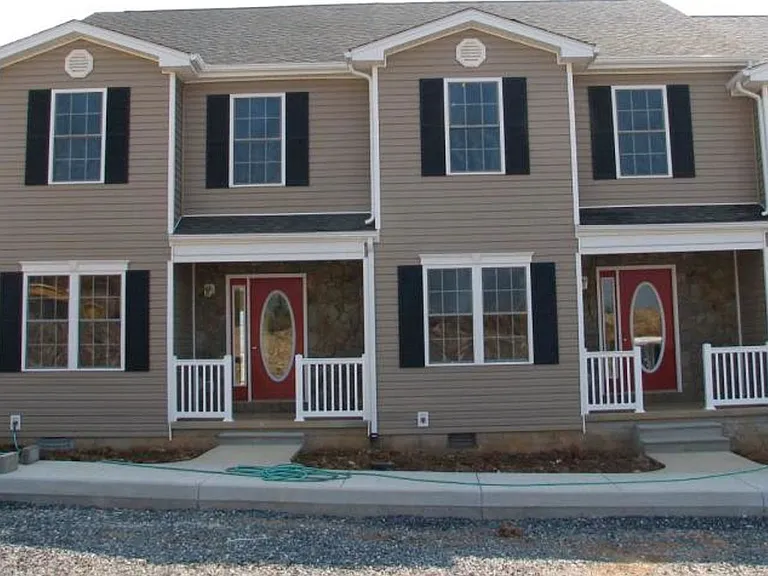 76 Pinnacle Ln — Photo 1