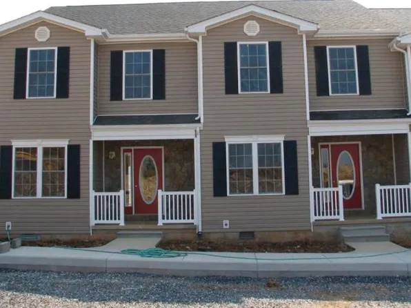 76 Pinnacle Ln, Lexington, VA 24450