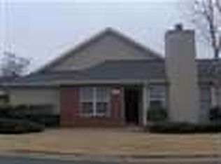 17 Hillside Glen Dr, Greer, SC 29650