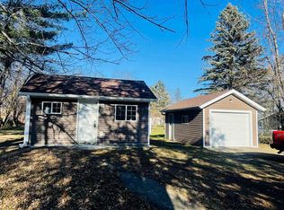 216 W Oak St, Baraboo, WI 53913