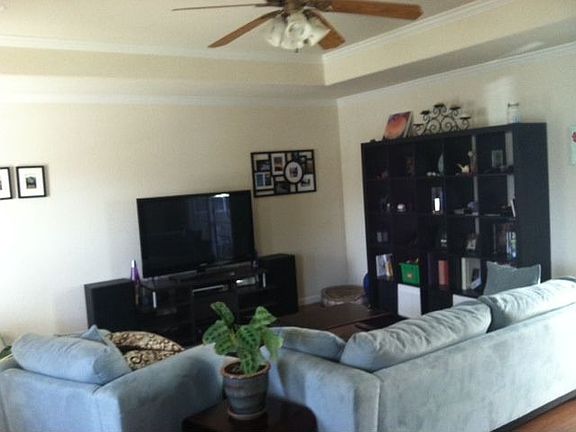 3rd image of 2720 Santa Cruz Way