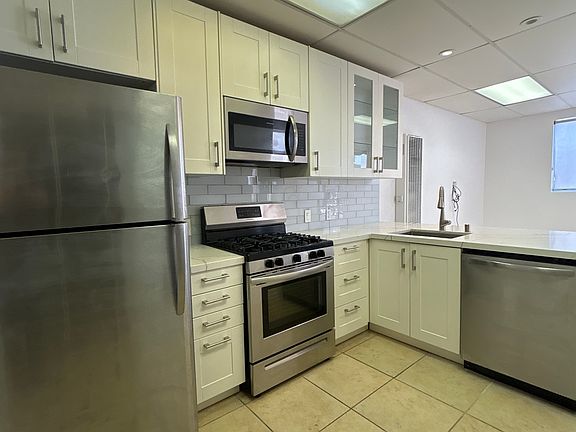 Kitchen - high end appliances-
