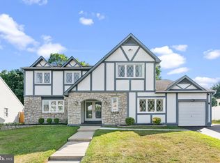 4 Perennial Dr, Fairless Hills, PA 19030