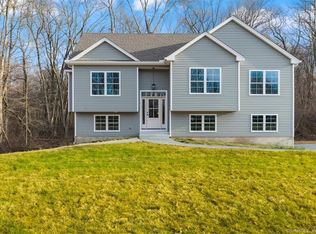7 Coco Dr, Colchester, CT 06415