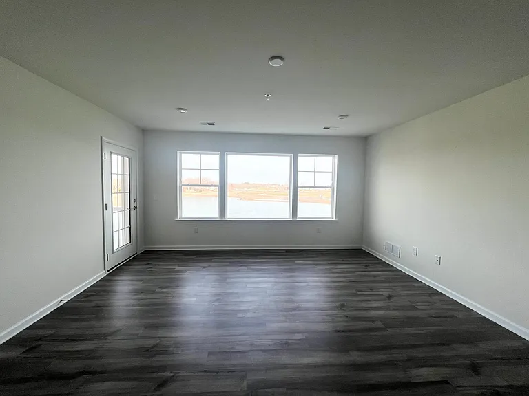 24160 Port Ln #303 — Photo 4