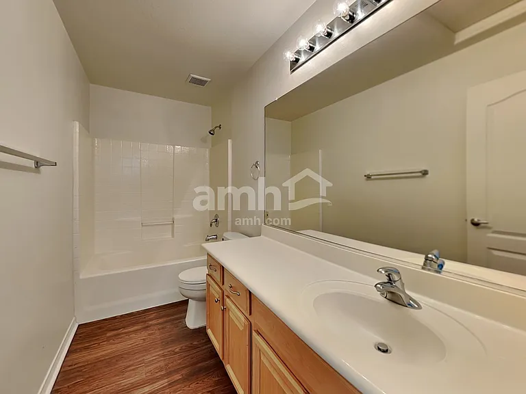 17403 W Langer Ln — Photo 17
