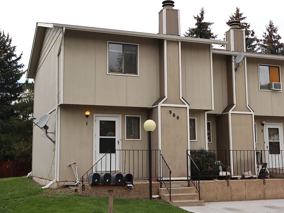 1st image of 900 Camelot Ct APT 1