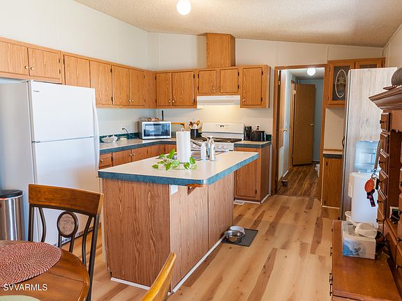 5th image of 2317 S Hillview Circle