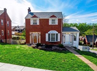 1532 Greencrest Dr, Pittsburgh, PA 15226