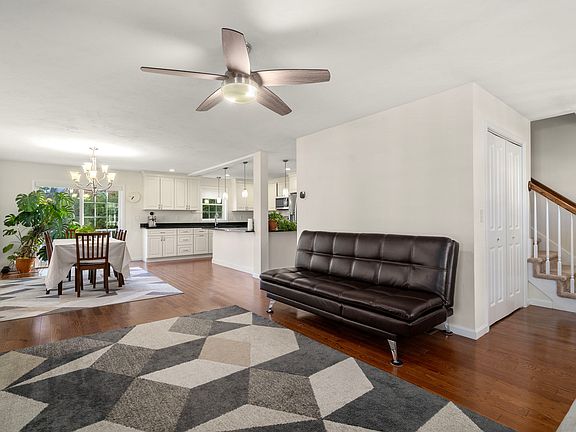 5th image of 4 Cherry Blossom Cir