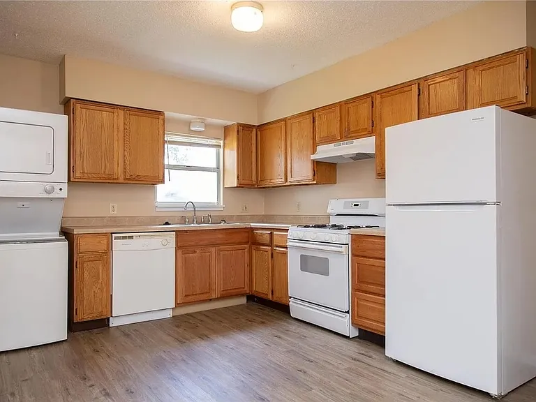 3008 Pasteur Ave — Photo 3