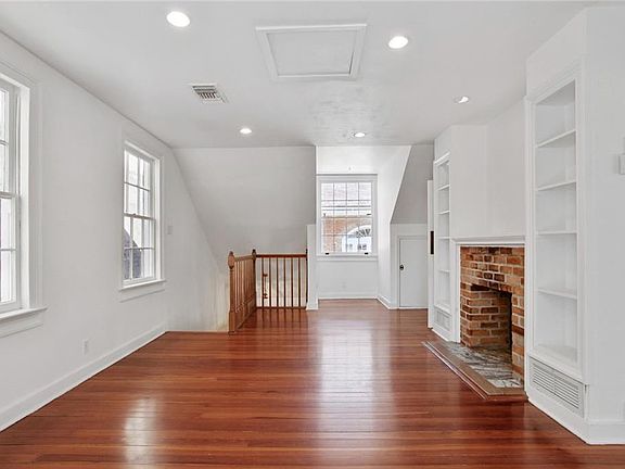 4th image of 1033 Ursulines Ave