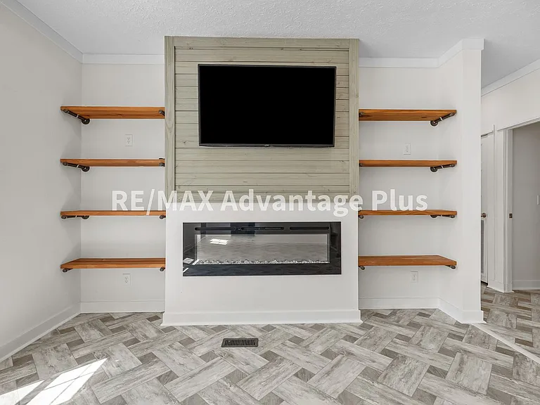 1407 Paradise Rd — Photo 8
