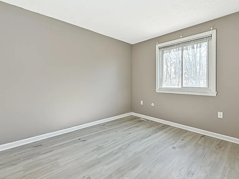 217 Bellwood Ct — Photo 11