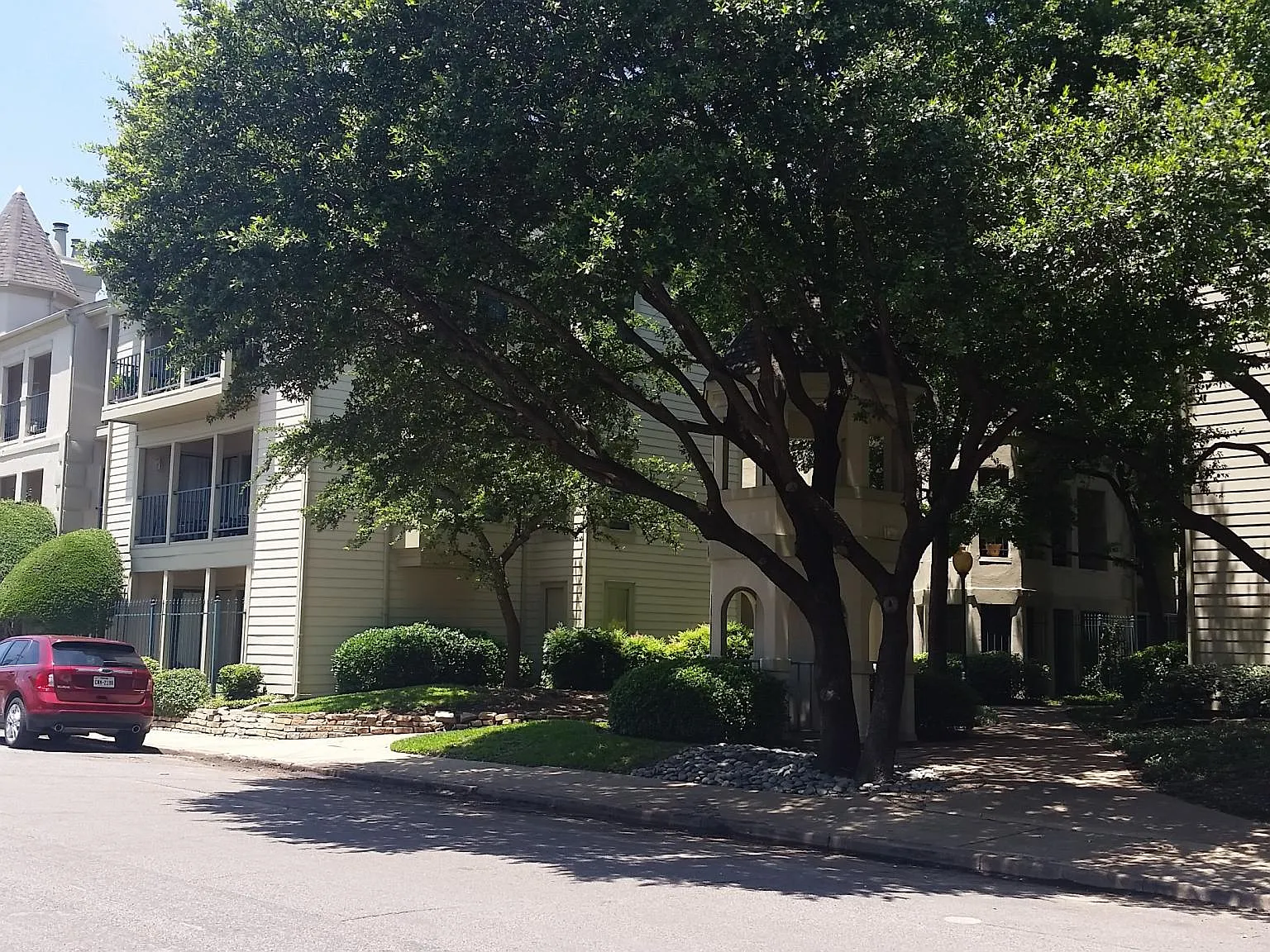 1 bed, 762 sqft, $1,550 — Photo 1