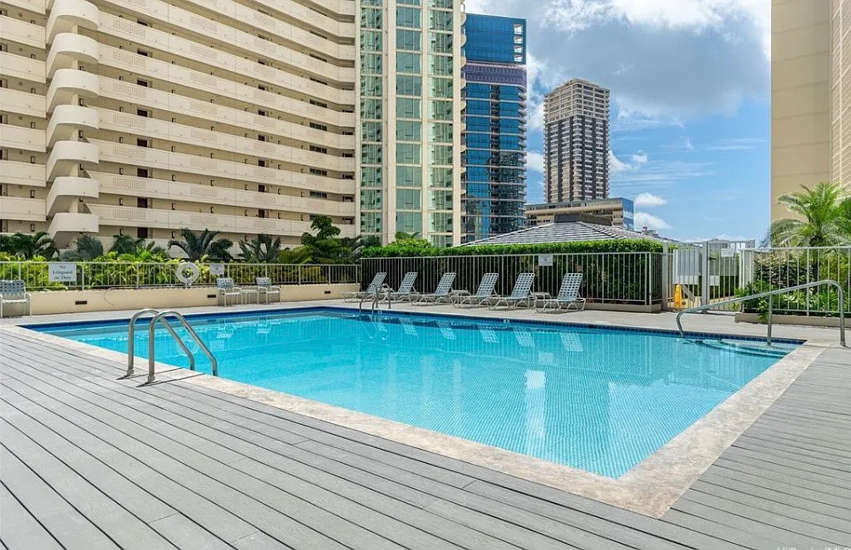 2 bed, 1071 sqft, $4,500 — Photo 3