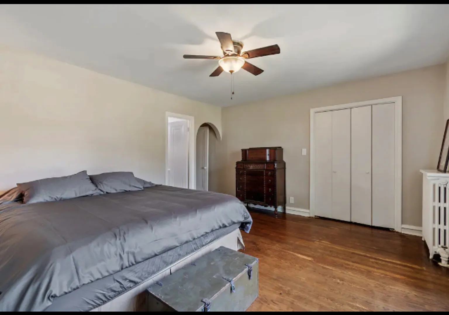 1st floor apt nr Shaker HTS close to RTA rail & main hospitals in Cle — Photo 4